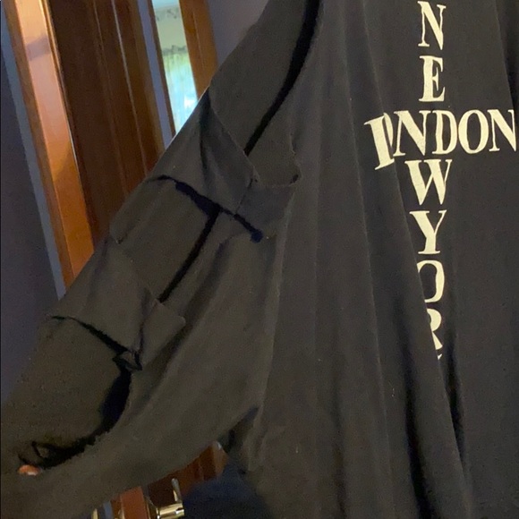 Cut out arm sweater - Picture 2 of 2